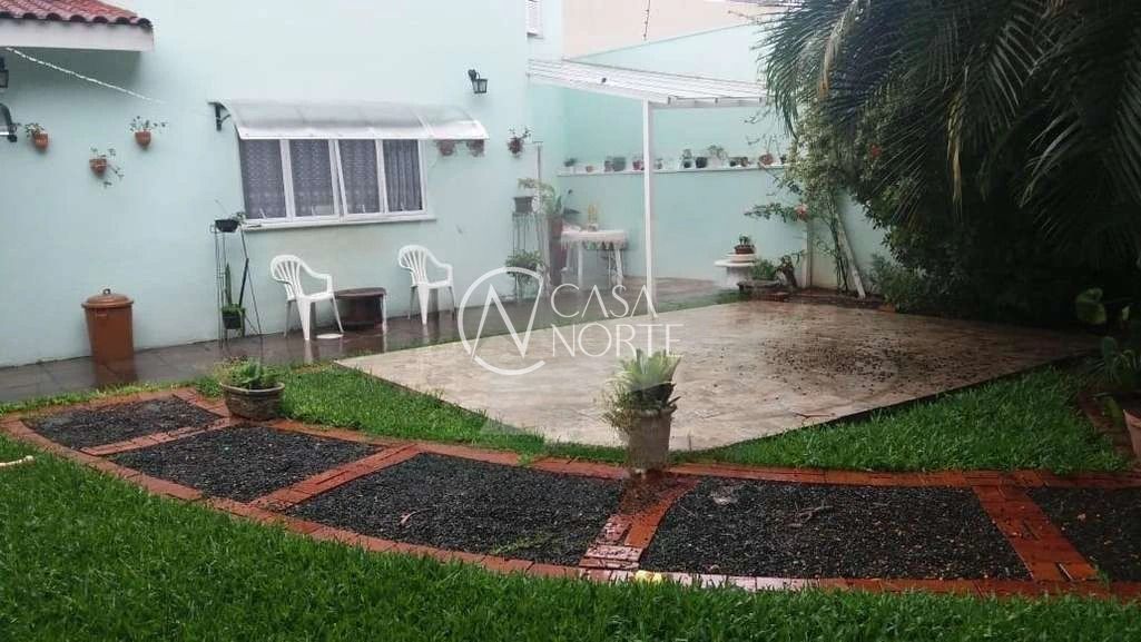 Casa à venda com 3 quartos, 194m², 1 suíte, 2 vagas, Rua Vitório Francisco Giordani no bairro Jardim Itu em Porto Alegre