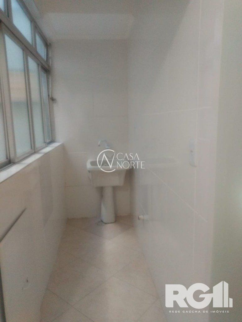 Apartamento à venda com 2 quartos, 48m², 1 vaga, Rua Zeferino Dias no bairro Sarandi em Porto Alegre