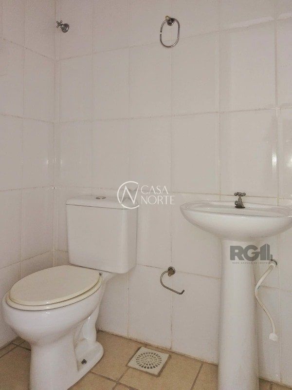 Galpão à venda ou locação , 766m², Eugênio Rubbo no bairro Anchieta em Porto Alegre