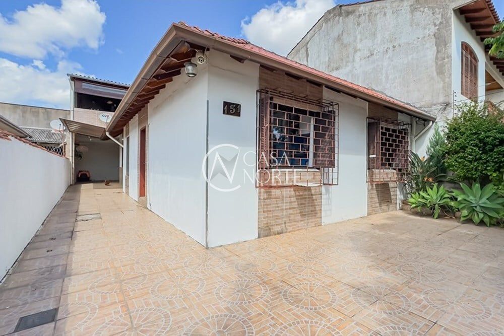 Casa à venda com 2 quartos, 200m², 1 suíte, 3 vagas, Breno Arruda no bairro Santa Maria Goretti em Porto Alegre