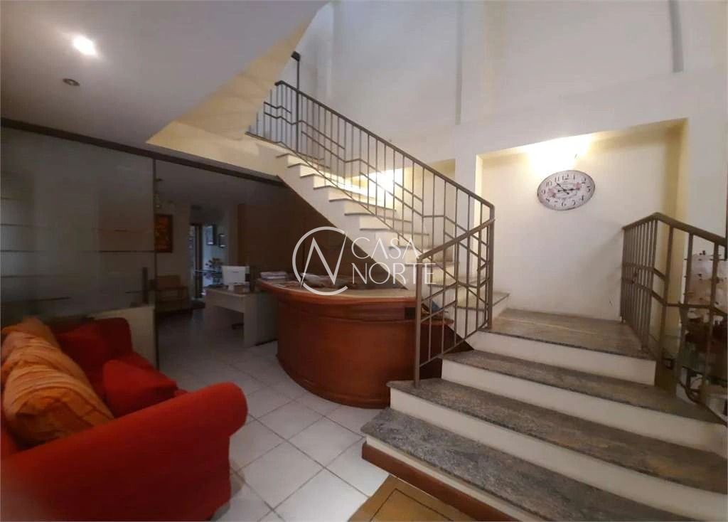Casa à venda com 5 quartos, 324m², 3 suítes, 3 vagas, Rua Coronel Feijó no bairro São João em Porto Alegre
