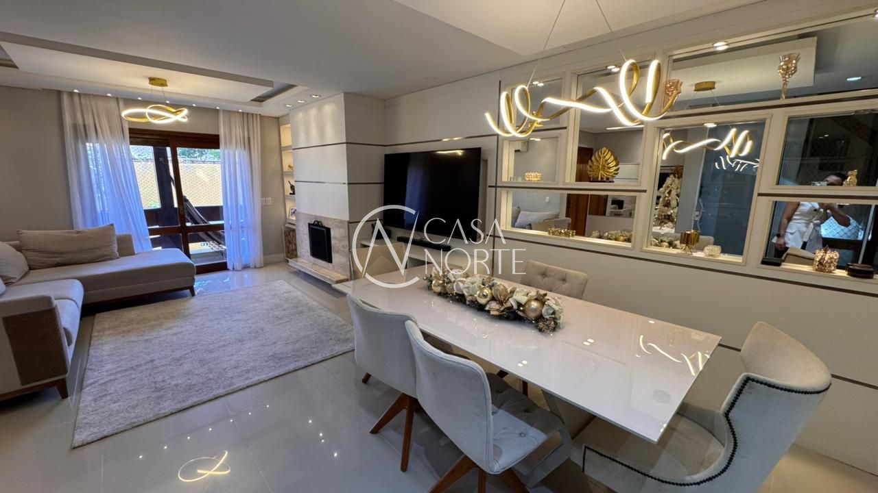 Casa de Condomínio à venda com 3 quartos, 216m², 1 suíte, 3 vagas, Rua Chafic João Scaf no bairro Jardim Planalto em Porto Alegre