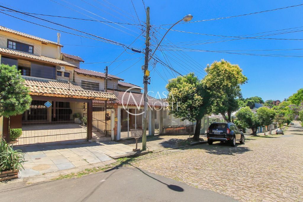 Casa à venda com 3 quartos, 198m², 1 suíte, 4 vagas, Doutor Egydio Michaelsen no bairro Cavalhada em Porto Alegre