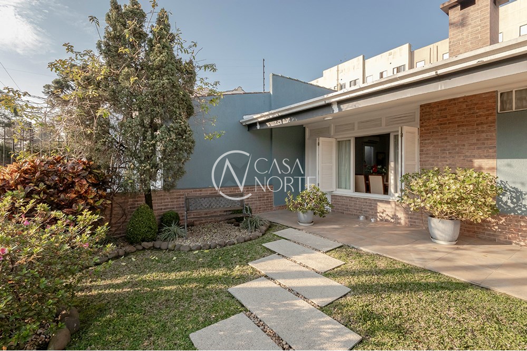 Casa à venda com 3 quartos, 176m², 2 suítes, 4 vagas, Rua Ari Barroso no bairro Sarandi em Porto Alegre