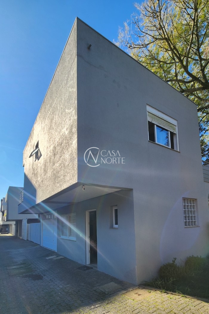 Casa de Condomínio à venda com 3 quartos, 217m², 1 suíte, 2 vagas, Padre João Batista Reus no bairro Tristeza em Porto Alegre
