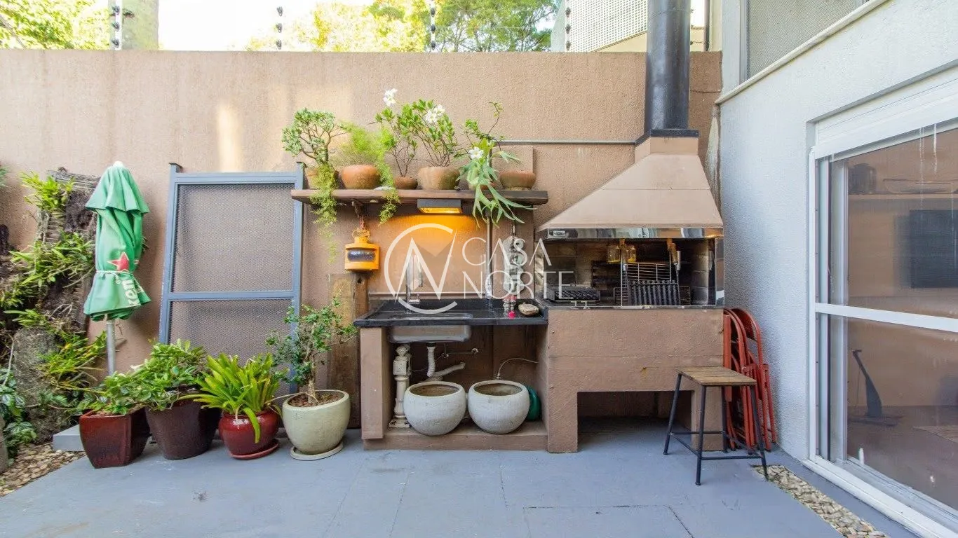 Casa de Condomínio à venda com 3 quartos, 150m², 1 suíte, 2 vagas, Avenida José Gertum no bairro Chácara das Pedras em Porto Alegre