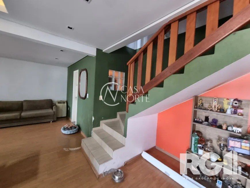 Casa à venda com 3 quartos, 150m², 1 suíte, 4 vagas, Rua Coronel João Pacheco de Freitas no bairro Jardim Itu em Porto Alegre