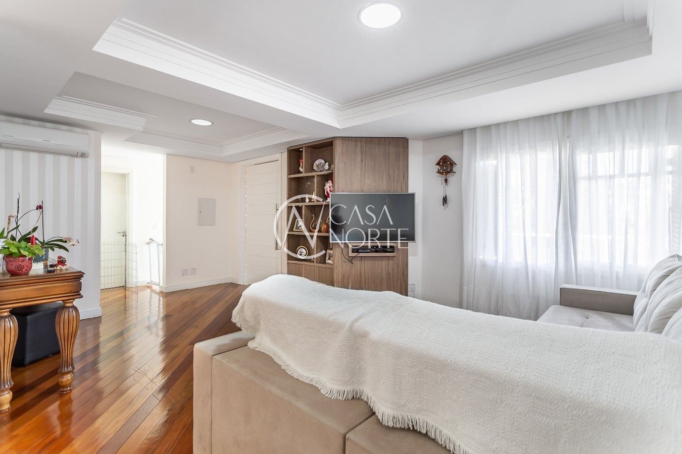 Casa à venda com 4 quartos, 413m², 4 suítes, 5 vagas, Rua Moema no bairro Chácara das Pedras em Porto Alegre