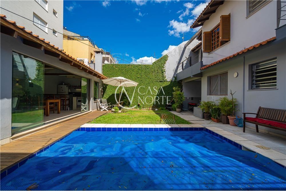 Casa à venda com 4 quartos, 300m², 1 suíte, 3 vagas, Paulo Bento Lobato no bairro Jardim Lindóia em Porto Alegre