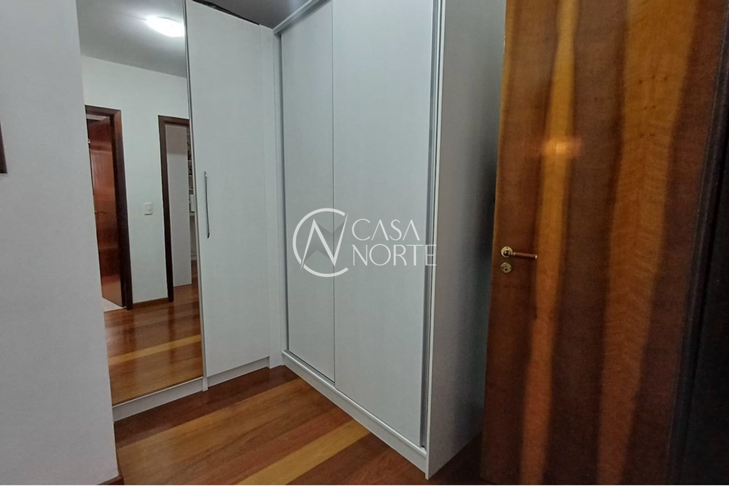 Casa à venda com 3 quartos, 318m², 1 suíte, 3 vagas, Professor Abílio Azambuja no bairro Jardim do Salso em Porto Alegre