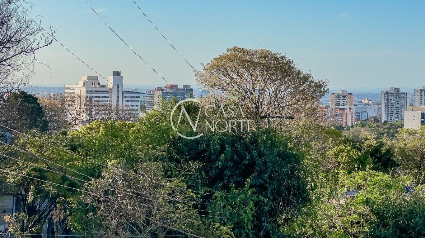 Casa à venda com 3 quartos, 264m², 1 suíte, 4 vagas, Rua Barão de Bagé no bairro Vila Jardim em Porto Alegre