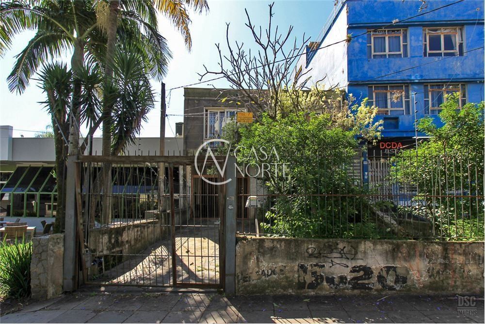 Casa à venda com 3 quartos, 179m², 1 suíte, 3 vagas, Protásio Alves no bairro Petrópolis em Porto Alegre