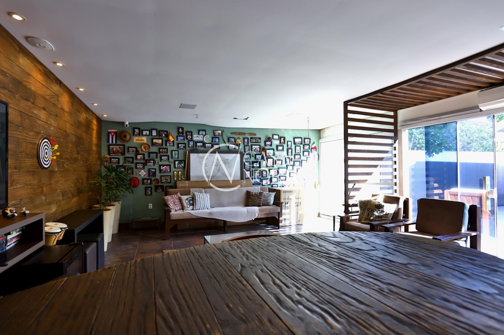 Casa à venda com 2 quartos, 174m², 1 suíte, 4 vagas, Rua Touro Passo no bairro Santa Maria Goretti em Porto Alegre