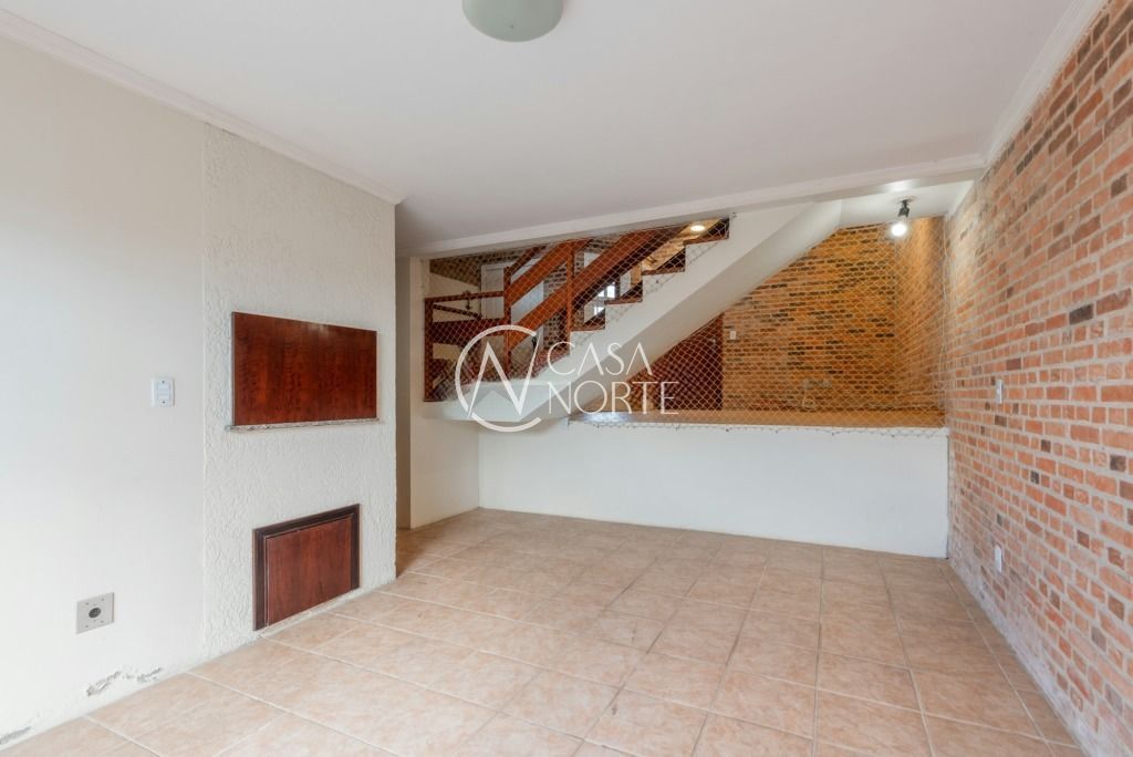 Casa à venda com 3 quartos, 197m², 1 suíte, 3 vagas, Rua Jenor Cardoso Jarros no bairro Jardim Sabará em Porto Alegre