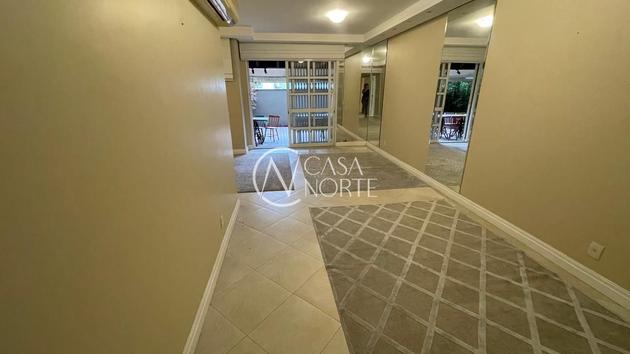 Casa de Condomínio à venda com 3 quartos, 284m², 3 suítes, 2 vagas, Rua São Leopoldo no bairro Chácara das Pedras em Porto Alegre