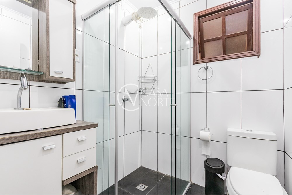 Casa à venda com 3 quartos, 180m², 1 suíte, 2 vagas, Rua Francisca Lechner no bairro Rubem Berta em Porto Alegre