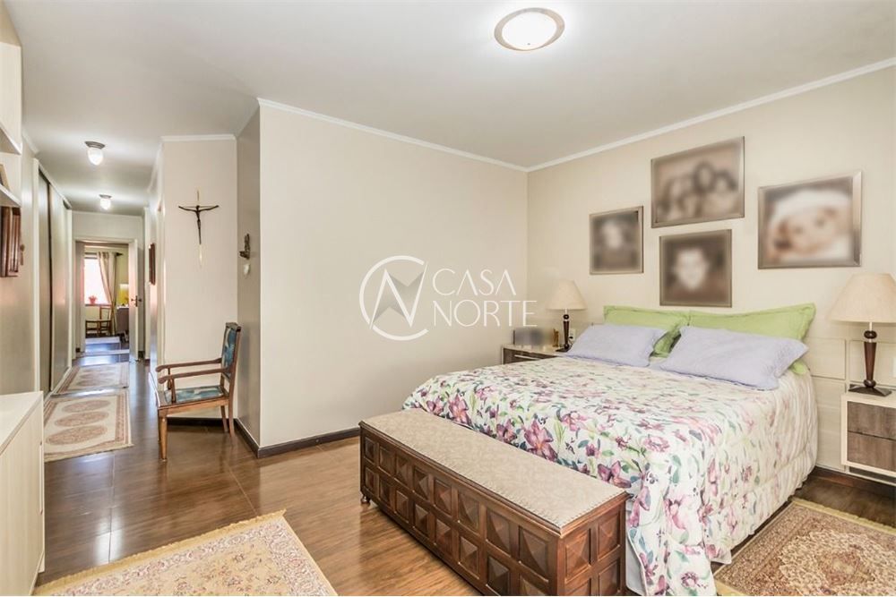 Casa à venda com 4 quartos, 525m², 1 suíte, 5 vagas, Pedro A. A. de Freitas Filho no bairro Jardim Sabará em Porto Alegre