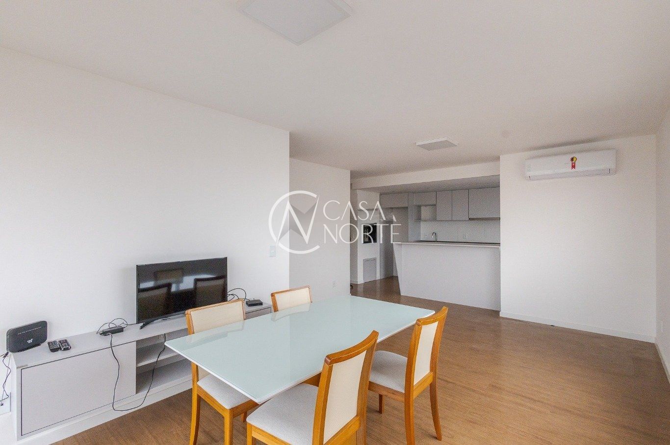 Apartamento à venda com 3 quartos, 93m², 3 suítes, 2 vagas, Rua Roque Calage no bairro Passo da Areia em Porto Alegre