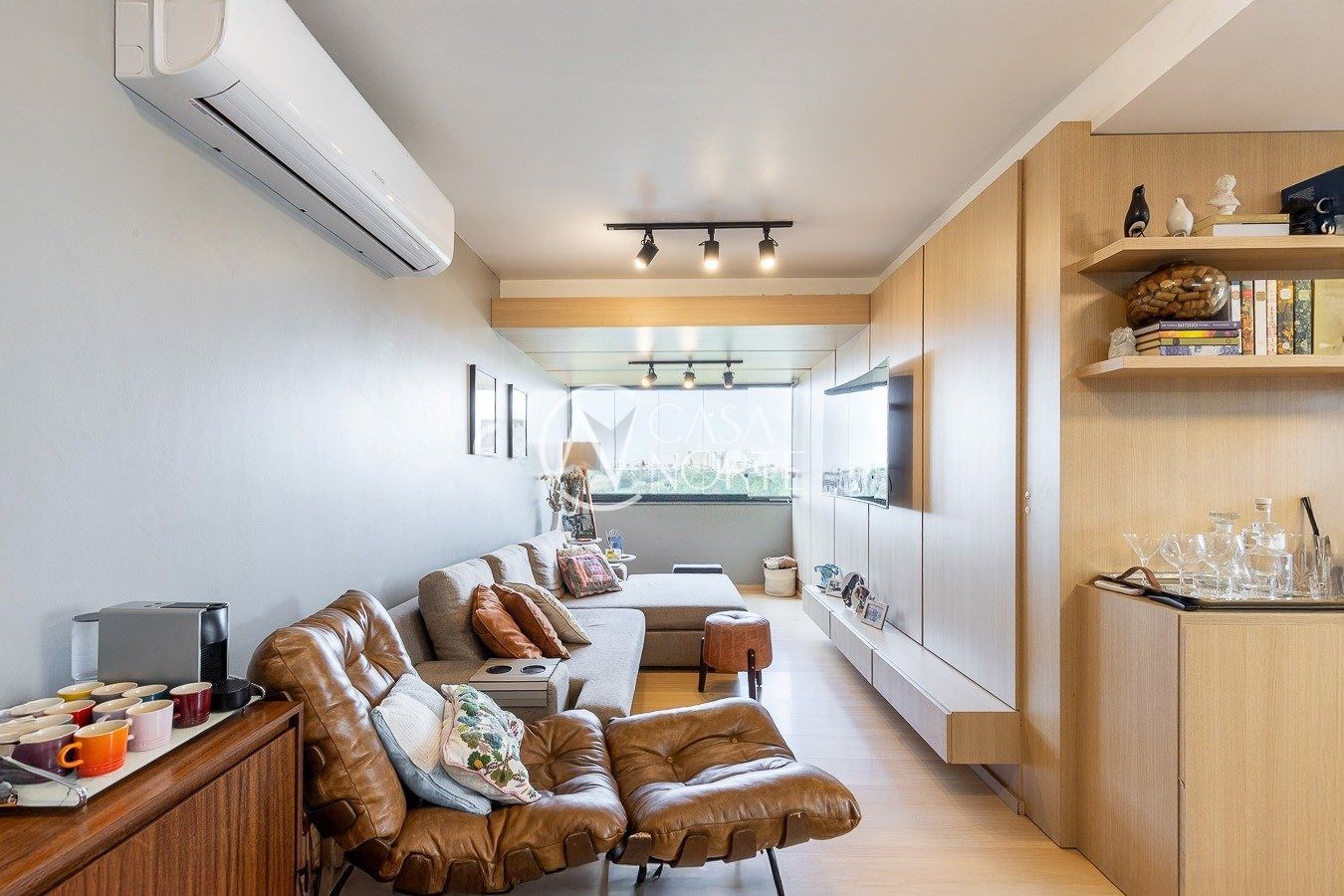 Apartamento à venda com 2 quartos, 82m², 1 suíte, 1 vaga, Rua Líbero Badaró no bairro Passo da Areia em Porto Alegre