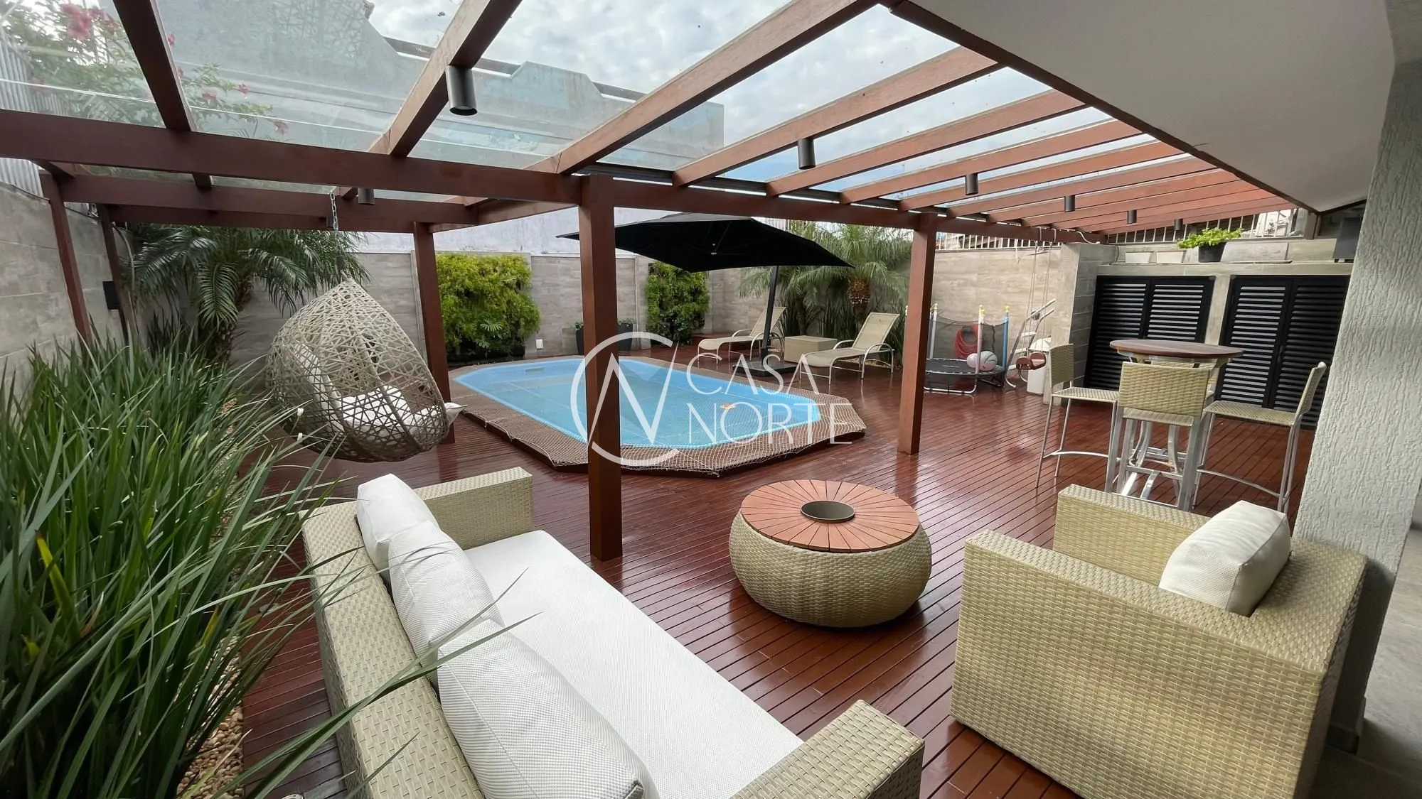 Casa à venda com 3 quartos, 220m², 1 suíte, 3 vagas, Rua Francisca Lechner no bairro Parque Santa Fé em Porto Alegre