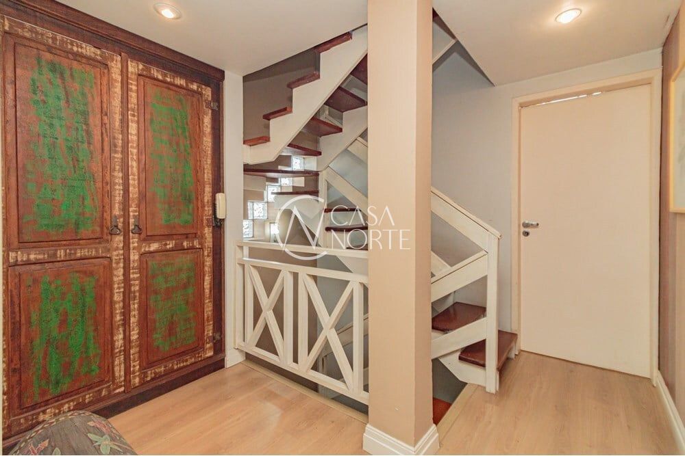 Casa à venda com 4 quartos, 410m², 4 suítes, 4 vagas, João Berutti no bairro Chácara das Pedras em Porto Alegre