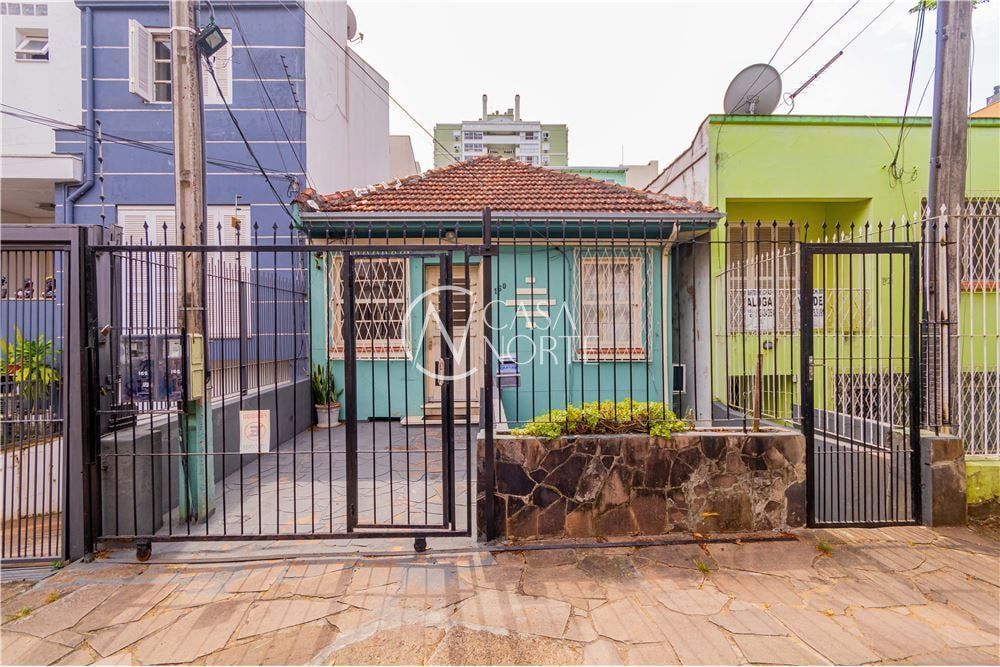 Casa à venda com 4 quartos, 98m², 2 vagas, Caçapava no bairro Petrópolis em Porto Alegre