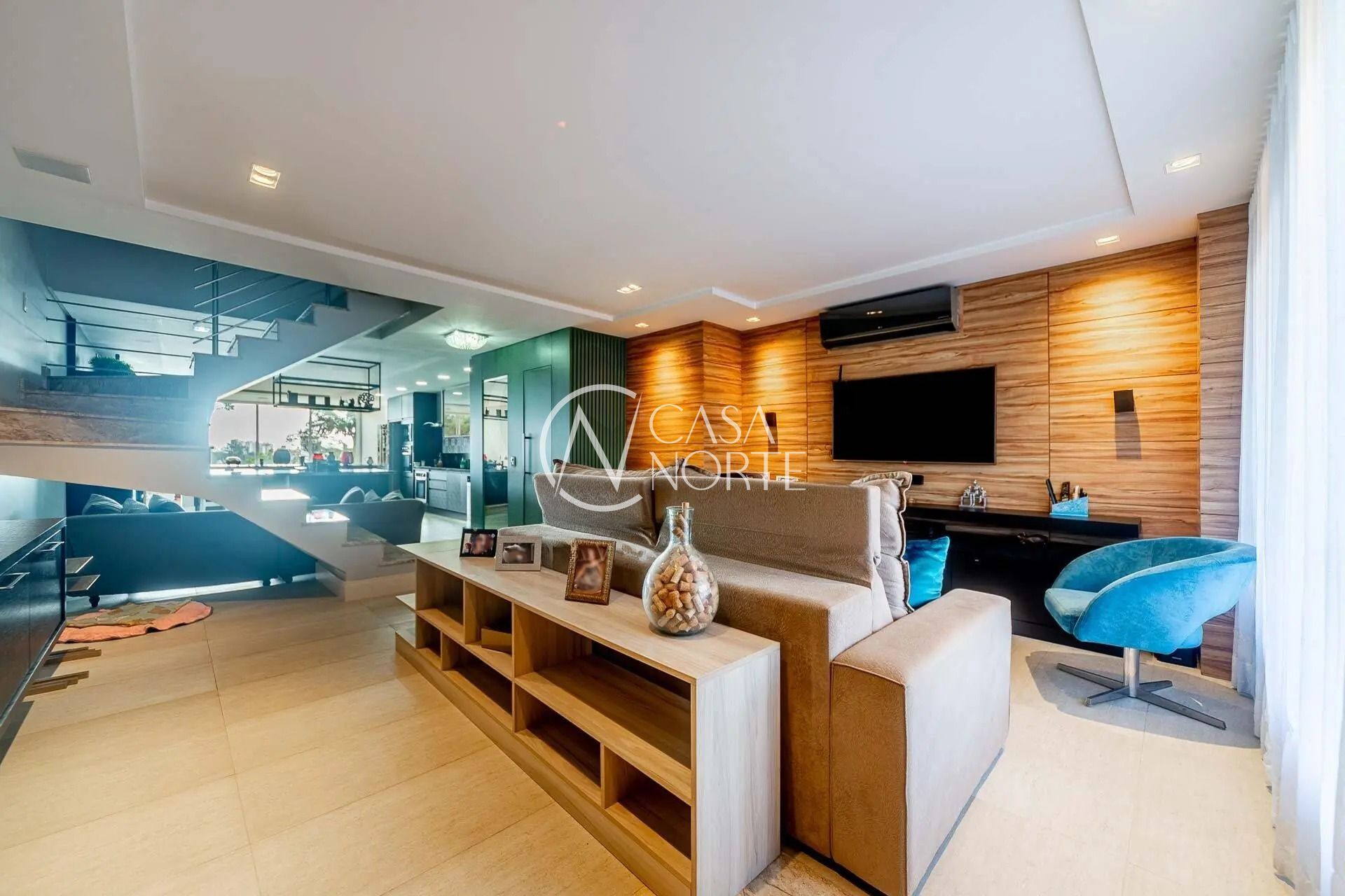 Casa à venda com 3 quartos, 315m², 3 suítes, 3 vagas, Rua Professor Ulisses Cabral no bairro Chácara das Pedras em Porto Alegre
