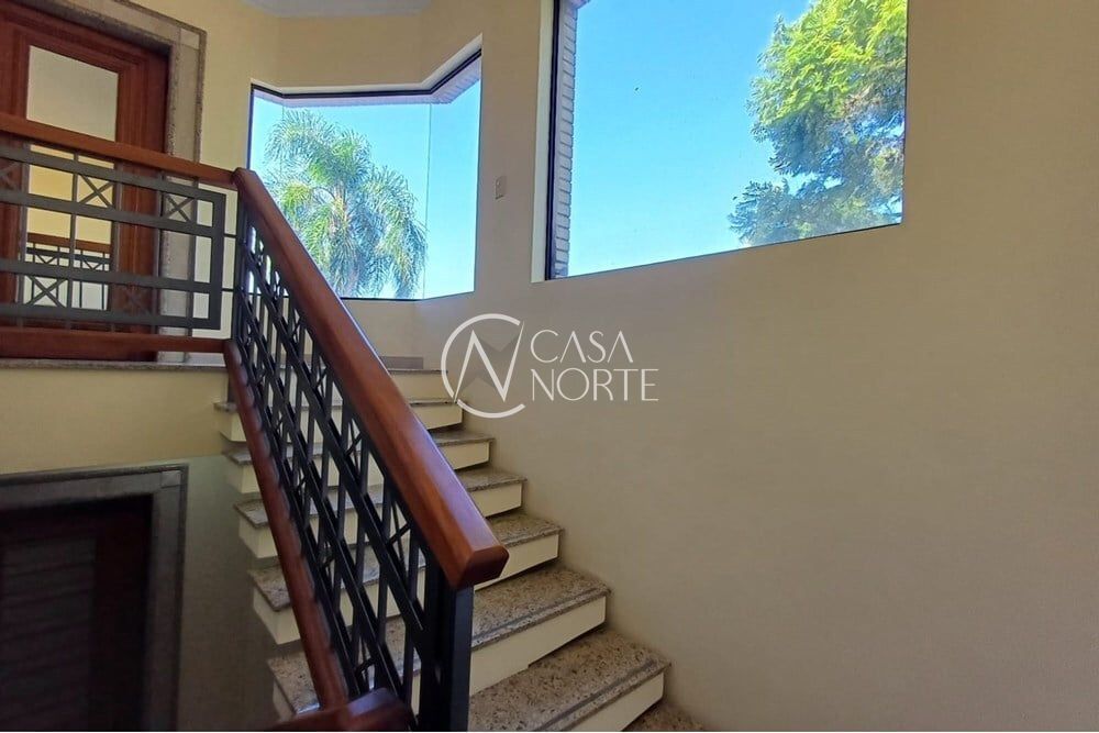 Casa à venda com 4 quartos, 738m², 4 vagas, Paissandu no bairro Partenon em Porto Alegre