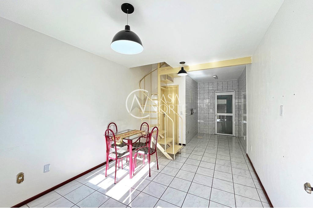 Casa de Condomínio à venda com 2 quartos, 78m², 1 vaga, Monte Cristo no bairro Vila Nova em Porto Alegre