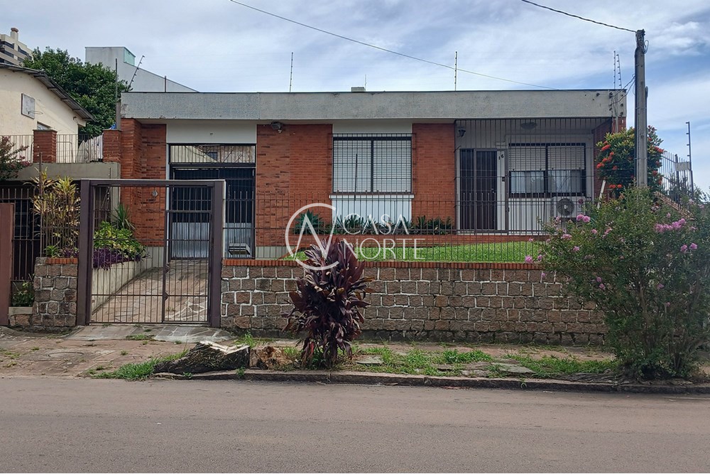 Casa à venda com 4 quartos, 179m², 1 suíte, 3 vagas, Aneron Corrêa de Oliveira no bairro Jardim do Salso em Porto Alegre