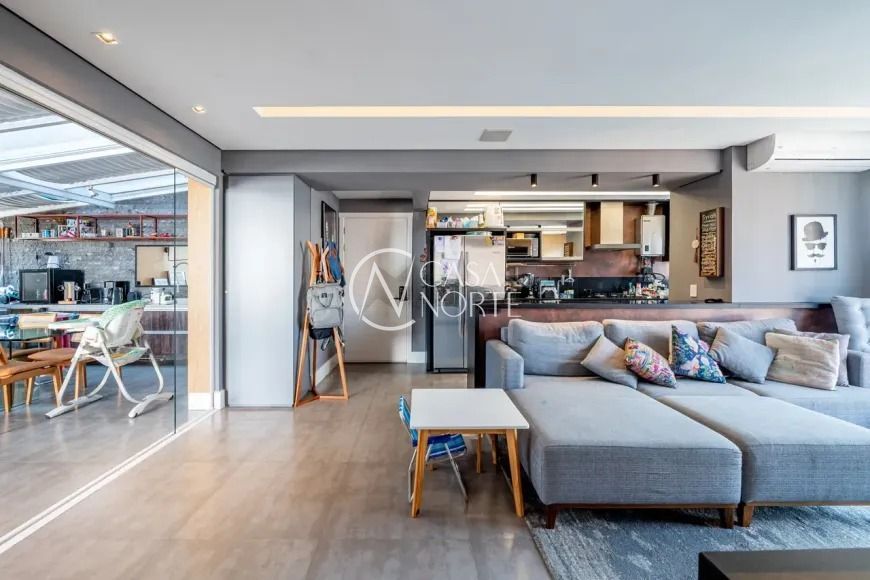 Apartamento à venda com 3 quartos, 161m², 1 suíte, 3 vagas, Rua Bezerra de Menezes no bairro Passo da Areia em Porto Alegre