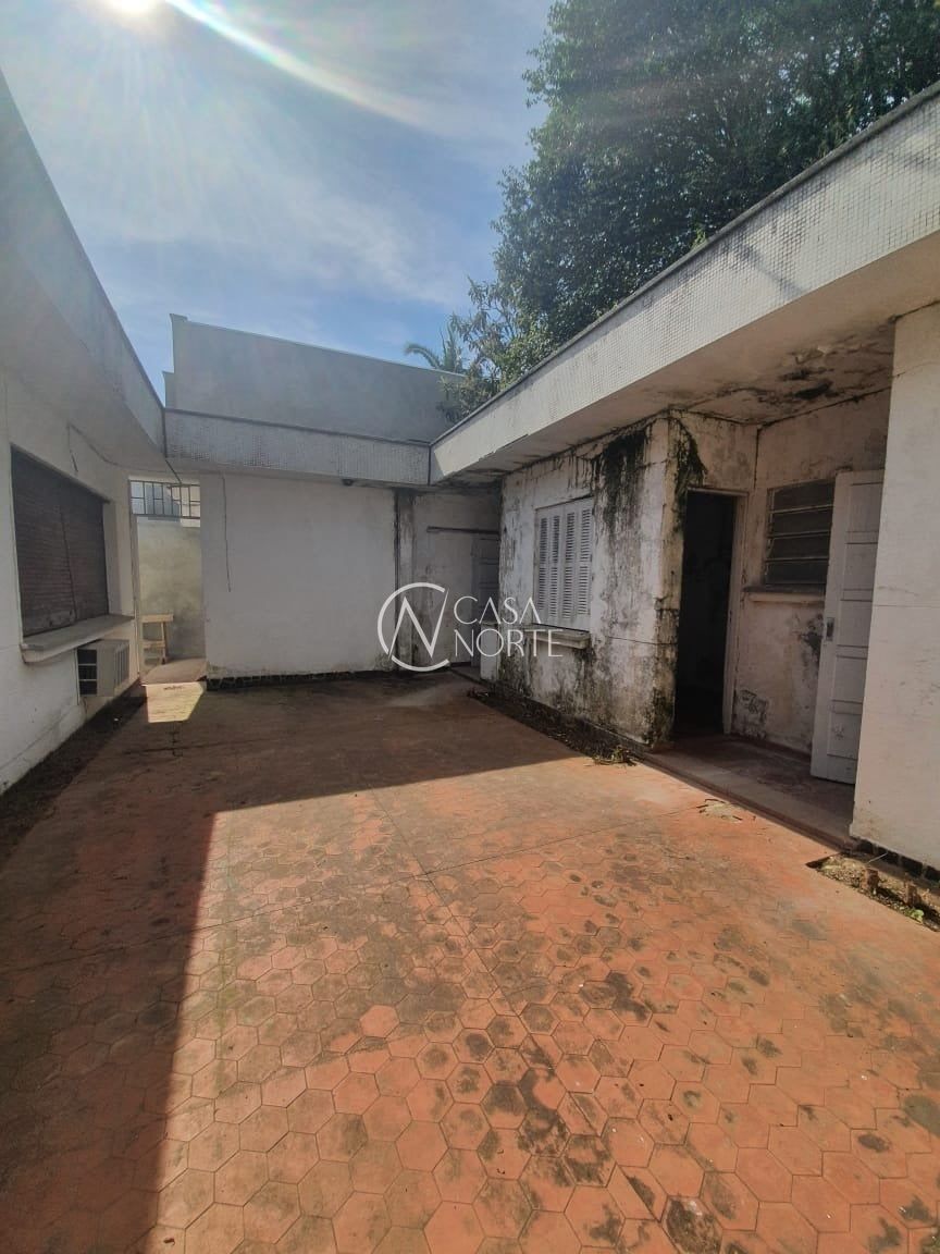 Casa à venda com 2 quartos, 142m², 1 suíte, 3 vagas, Carlos Huber no bairro Três Figueiras em Porto Alegre