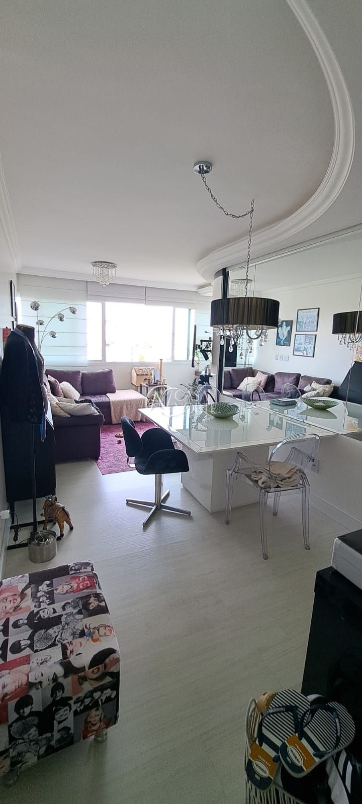 Apartamento à venda com 2 quartos, 65m², 1 suíte, 1 vaga, Rua Umbú no bairro Passo da Areia em Porto Alegre