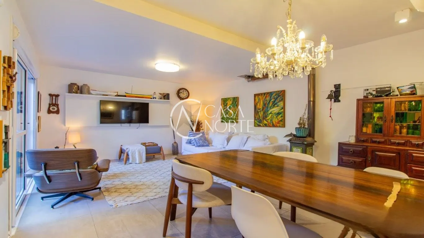 Casa de Condomínio à venda com 3 quartos, 150m², 1 suíte, 2 vagas, Avenida José Gertum no bairro Chácara das Pedras em Porto Alegre