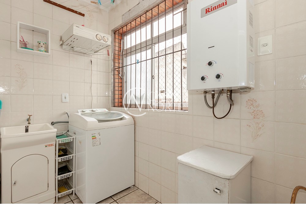 Casa à venda com 3 quartos, 167m², 3 vagas, Ernesto Pellanda no bairro Vila Jardim em Porto Alegre