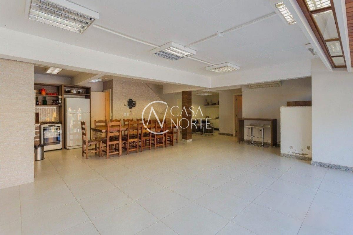 Casa à venda com 3 quartos, 266m², 1 suíte, 1 vaga, Rua Assunção no bairro Jardim Lindóia em Porto Alegre