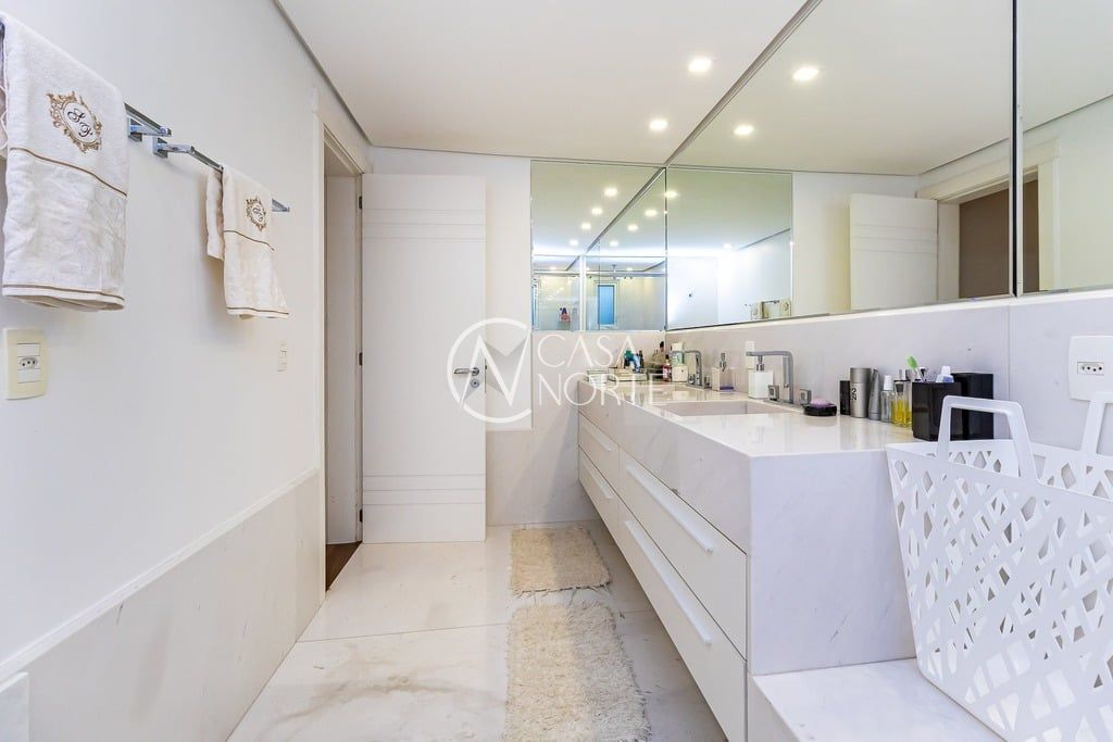 Apartamento à venda com 3 quartos, 223m², 3 suítes, 3 vagas, Cel. Bordini no bairro Bela Vista em Porto Alegre