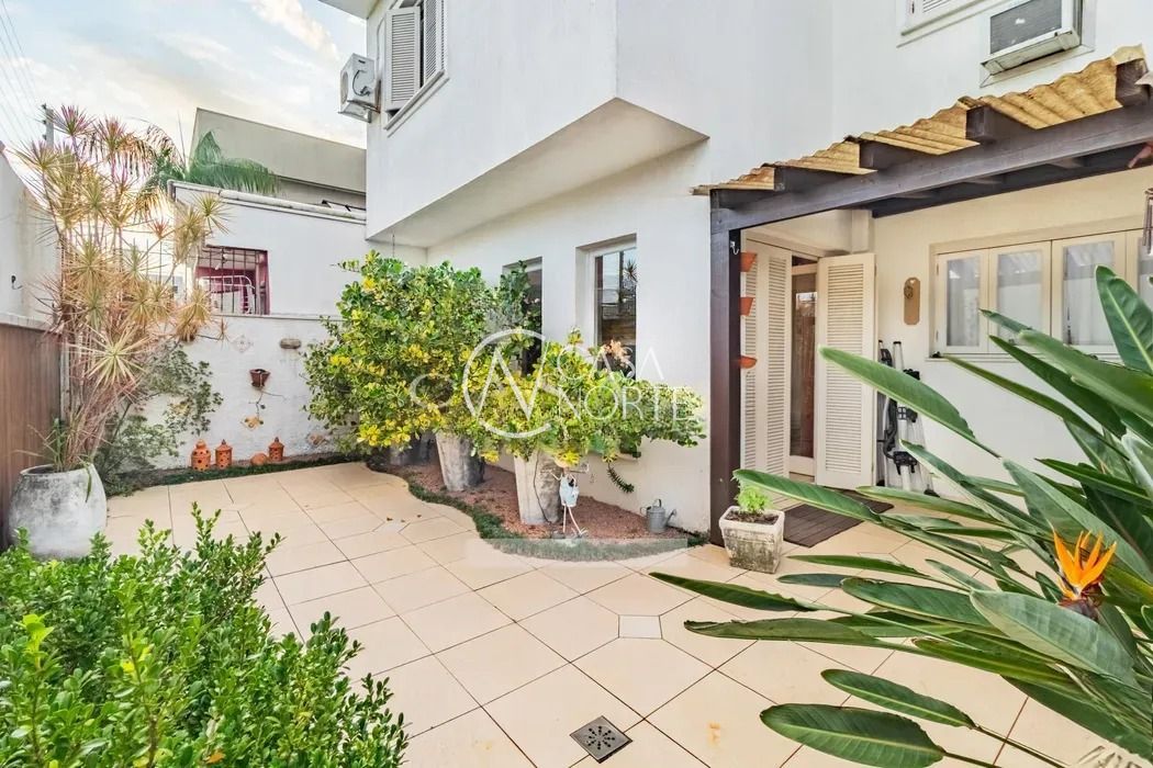 Casa de Condomínio à venda com 3 quartos, 226m², 1 suíte, 2 vagas, Avenida Ecoville no bairro Ecoville em Porto Alegre