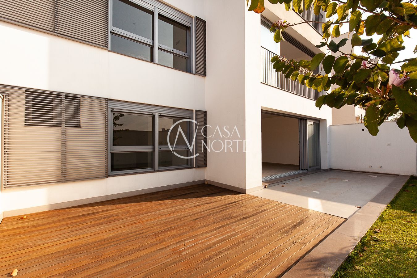 Apartamento Garden à venda com 3 quartos, 215m², 1 suíte, 2 vagas, Rua Miracema no bairro Chácara das Pedras em Porto Alegre