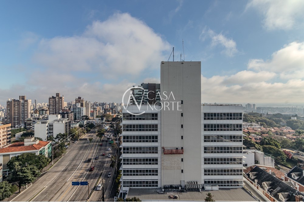 Sala Comercial à venda , 112m², 2 vagas, Avenida Carlos Gomes no bairro Três Figueiras em Porto Alegre