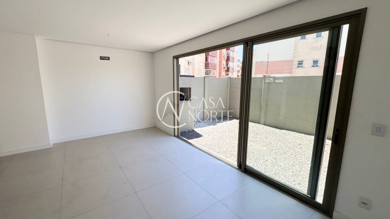 Casa de Condomínio à venda com 3 quartos, 180m², 1 suíte, 2 vagas, João Francisco Martins no bairro Jardim Planalto em Porto Alegre