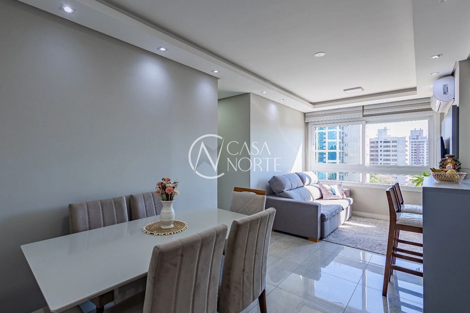 Apartamento à venda com 2 quartos, 57m², 1 suíte, 1 vaga, Rua Jerônymo Zelmanovitz no bairro Jardim Lindóia em Porto Alegre