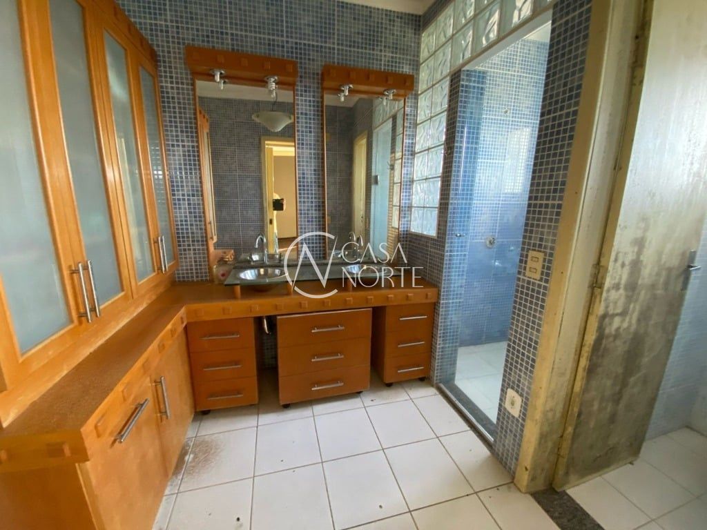 Casa à venda com 4 quartos, 315m², 1 suíte, 6 vagas, Landel de Moura no bairro Tristeza em Porto Alegre