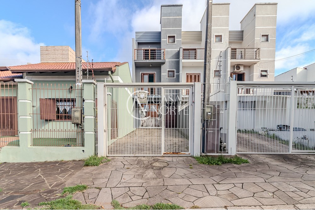 Casa à venda com 3 quartos, 156m², 2 suítes, 2 vagas, Hugo Nelson Magalhães no bairro Rubem Berta em Porto Alegre