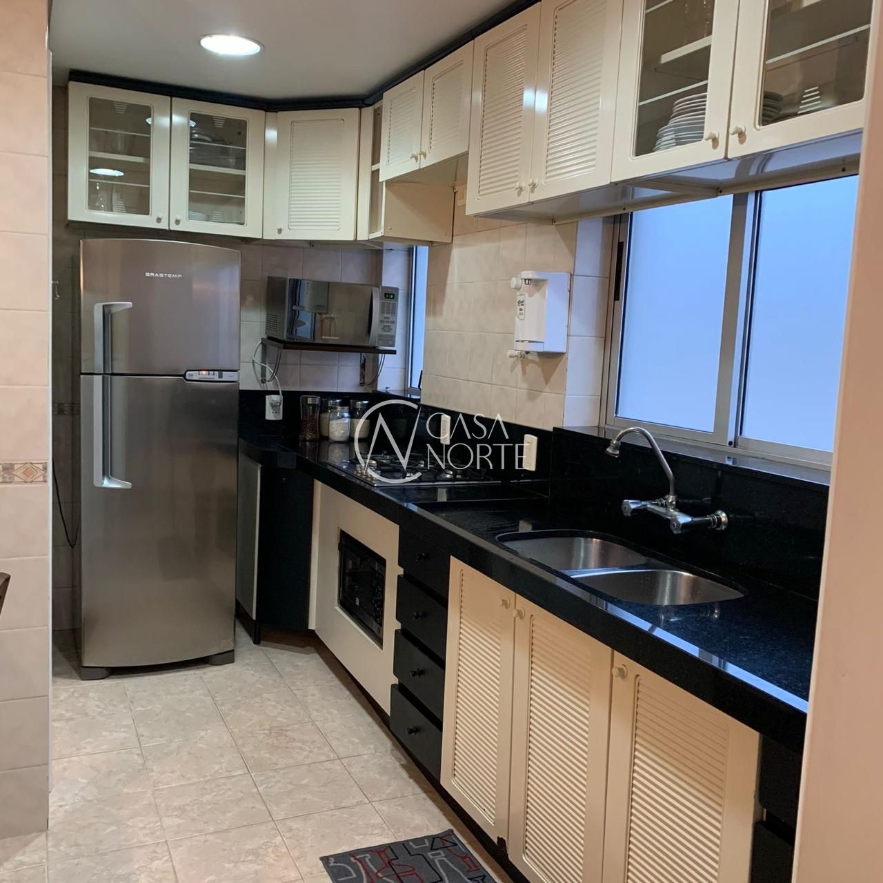 Apartamento à venda com 3 quartos, 97m², 1 suíte, 2 vagas, Avenida Lavras no bairro Petrópolis em Porto Alegre
