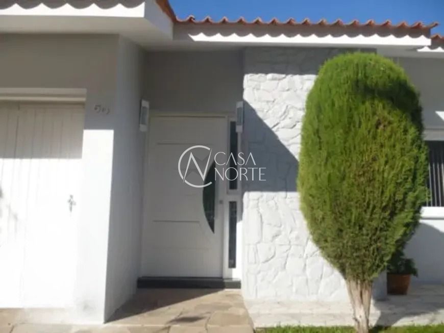 Casa à venda com 3 quartos, 205m², 1 suíte, 3 vagas, Rua Doutor Eduardo Marques Júnior no bairro Jardim Planalto em Porto Alegre