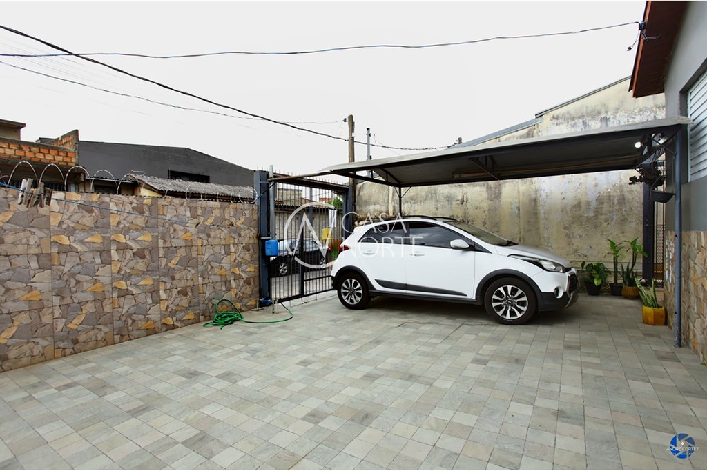 Casa à venda com 3 quartos, 179m², 1 suíte, 2 vagas, Rua Padre Clemente Steffen no bairro Rubem Berta em Porto Alegre