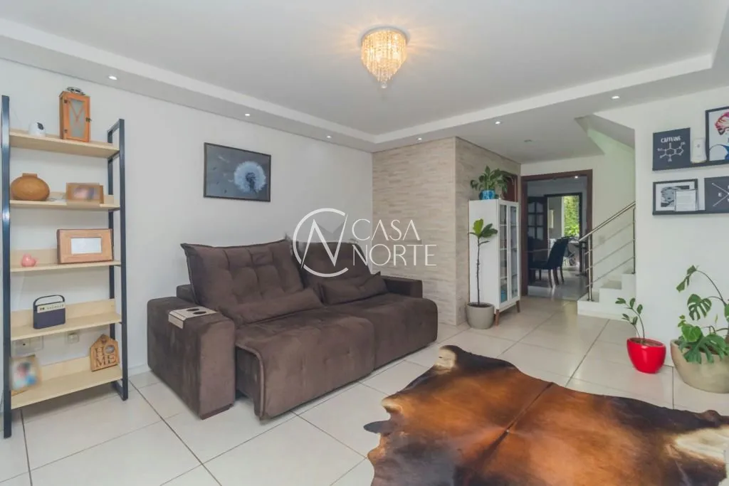 Casa à venda com 3 quartos, 178m², 1 suíte, 2 vagas, Rua Paul Harris no bairro Jardim Planalto em Porto Alegre