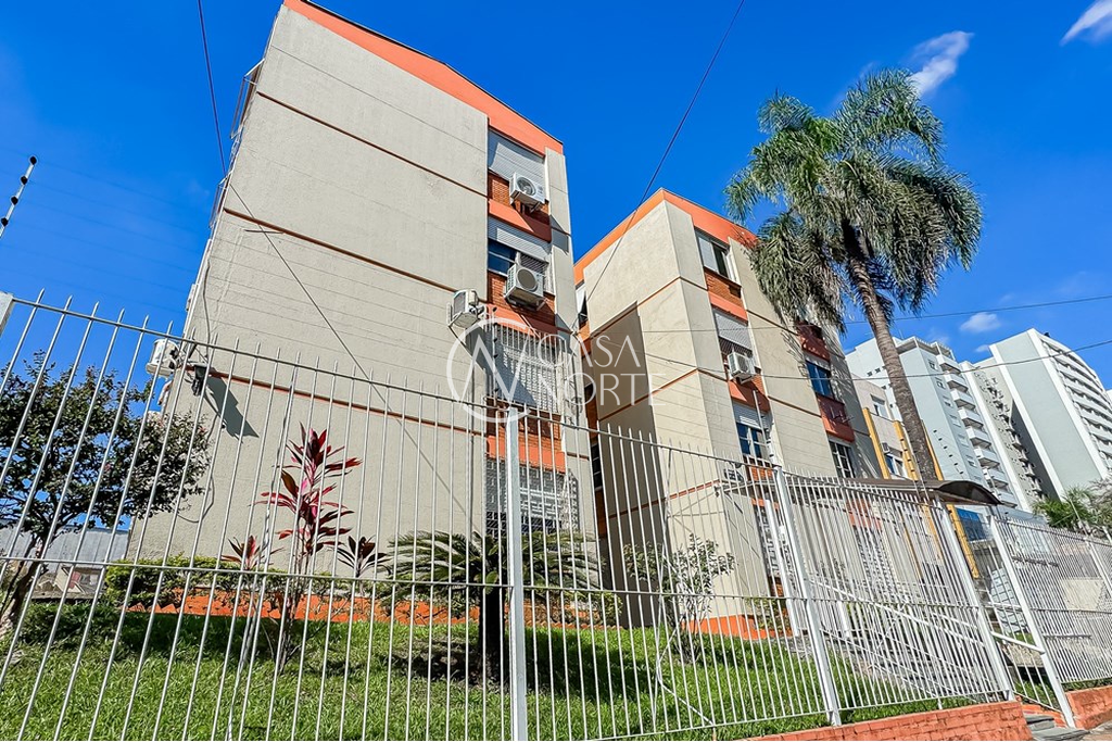 Apartamento à venda com 2 quartos, 48m², João Wallig no bairro Passo da Areia em Porto Alegre