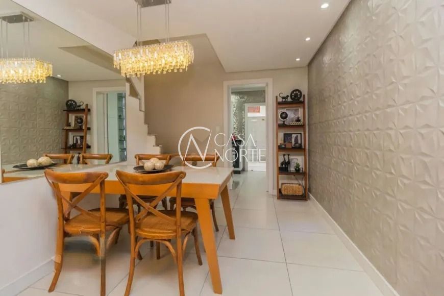 Casa à venda com 3 quartos, 117m², 1 suíte, 2 vagas, Rua Padre Bruno Francisco Durayski no bairro Jardim Itu em Porto Alegre